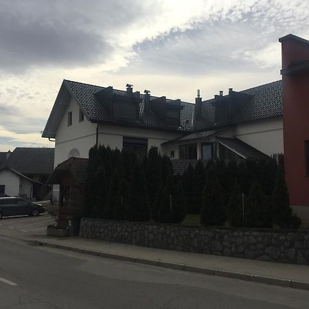 Gostilna In Prenocisca Gedzo Hotel Novo Mesto Exterior foto