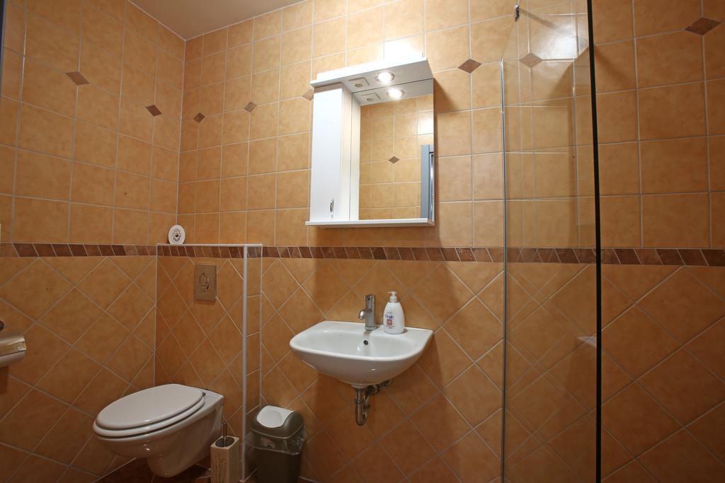 Gostilna In Prenocisca Gedzo Hotel Novo Mesto Exterior foto