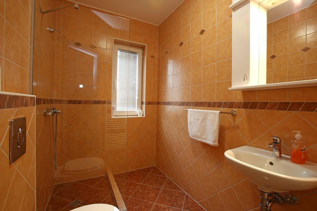 Gostilna In Prenocisca Gedzo Hotel Novo Mesto Exterior foto