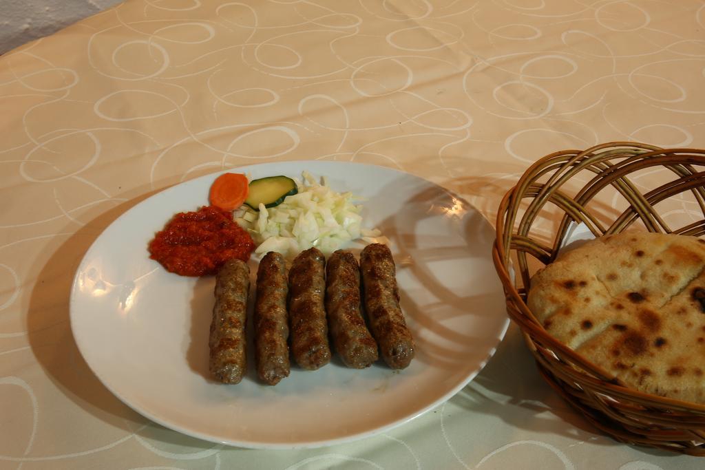 Gostilna In Prenocisca Gedzo Hotel Novo Mesto Exterior foto