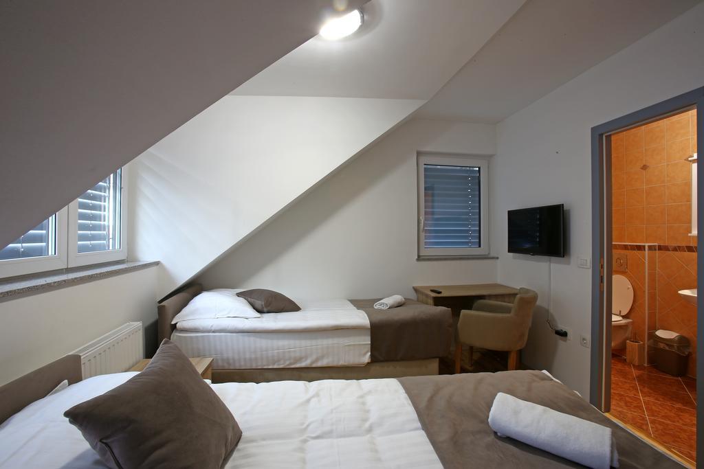Gostilna In Prenocisca Gedzo Hotel Novo Mesto Exterior foto