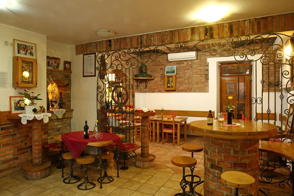 Gostilna In Prenocisca Gedzo Hotel Novo Mesto Exterior foto